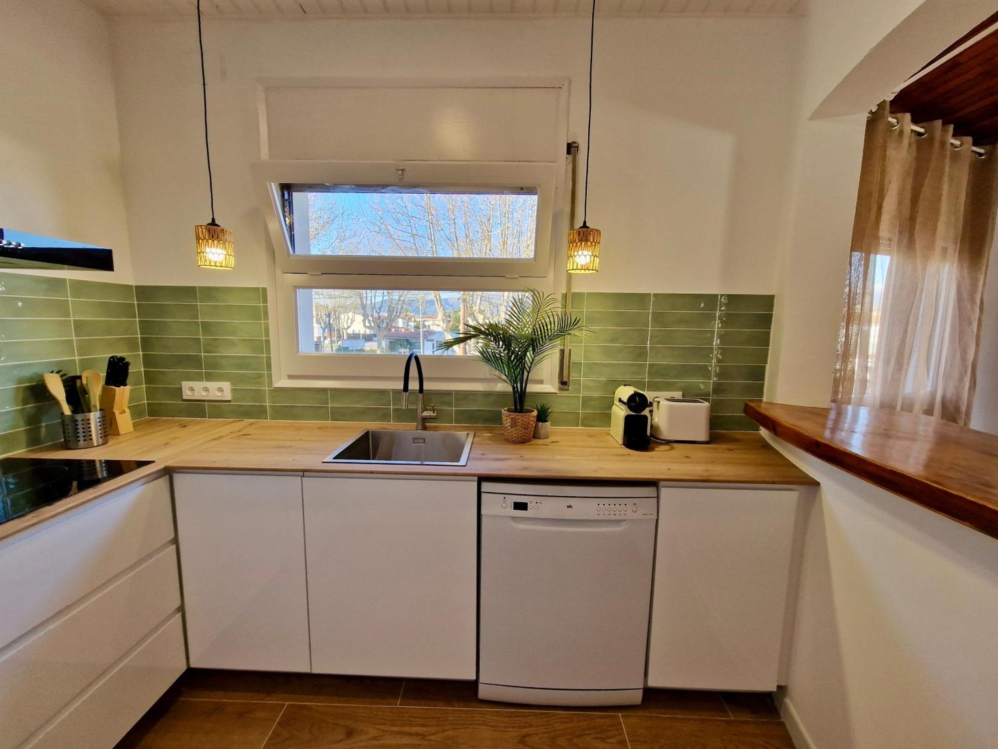 Gorgot P1 I Apartamento Con Terraza Y Piscina Comunitaria Cerca De La Playa エンプリアブラバ エクステリア 写真