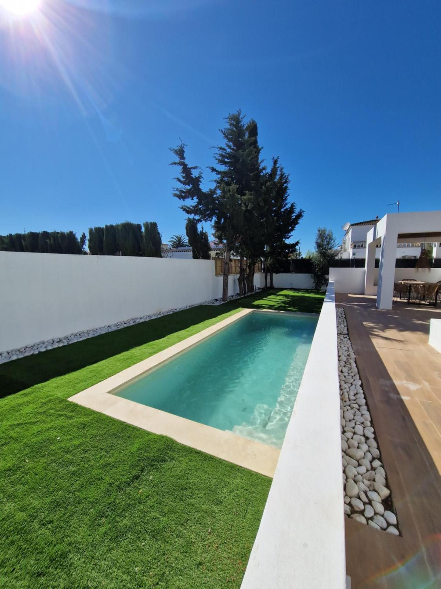 Gorgot P1 I Apartamento Con Terraza Y Piscina Comunitaria Cerca De La Playa エンプリアブラバ エクステリア 写真